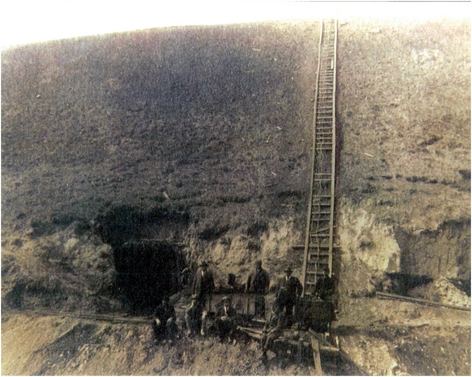 Railway and Elevators in 1915